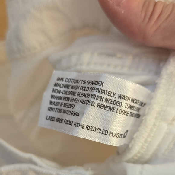 Universal Thread White Women's Bermuda Shorts, 8/29R, VGUC, Frayed Hem - Picture 7 of 8